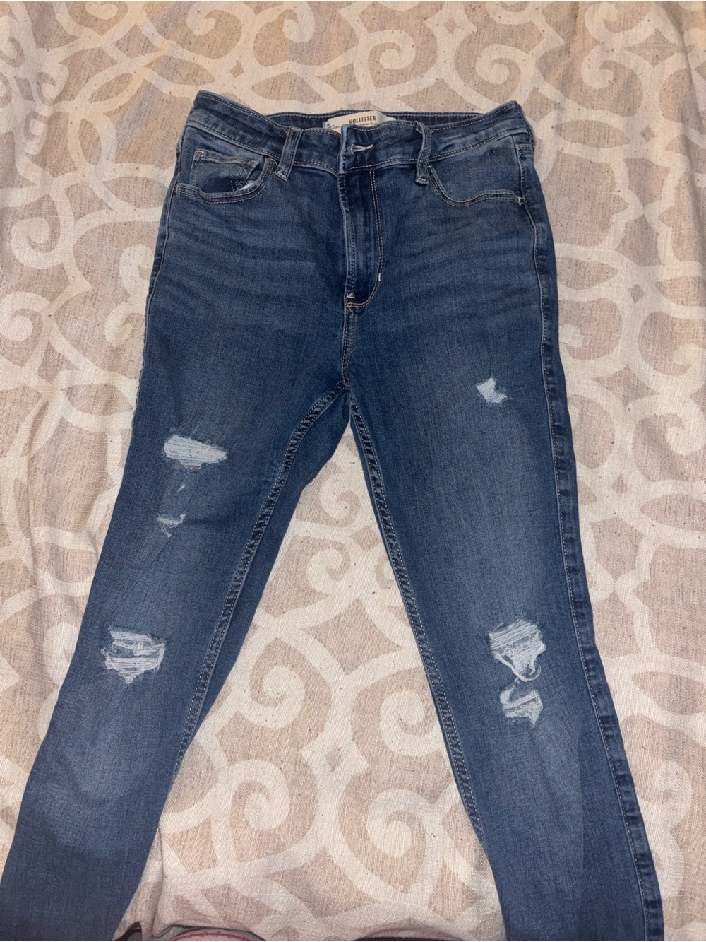 Hollister Dark Blue Skinny Jeans with Stitched Back Pockets - Picture 2 of 3
